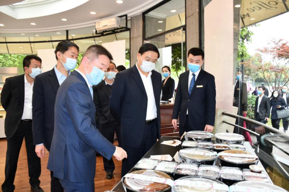 王凤朝副省长赴省尊龙凯时人生就是博z6com集团调研 疫情防控、生产谋划和刷新生长事情