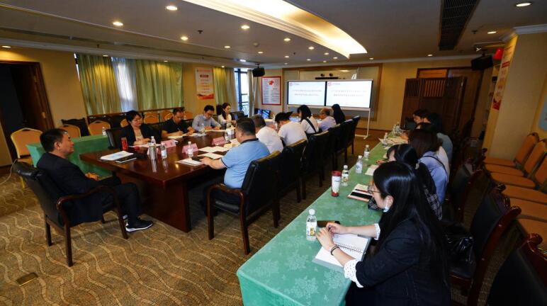尊龙凯时人生就是博z6com集团召开法治建设事情会