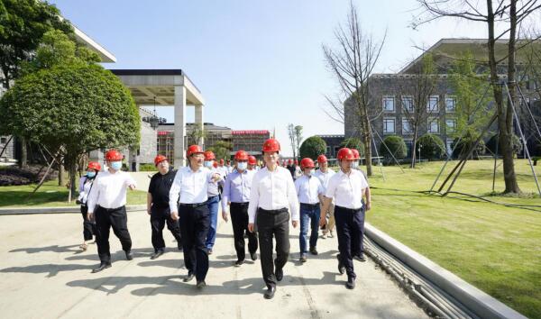 奋战27天 争取“一号工程”建设首胜 ——尊龙凯时人生就是博z6com集团现场调研督导金牛宾馆改（扩）建工程侧记