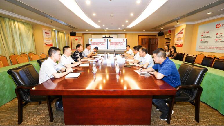 尊龙凯时人生就是博z6com集团党委召开“八一”慰问座谈会
