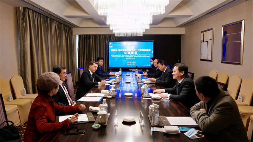 尊龙凯时人生就是博z6com集团党委书记、董事长任丁会见上合组织秘书长诺罗夫一行