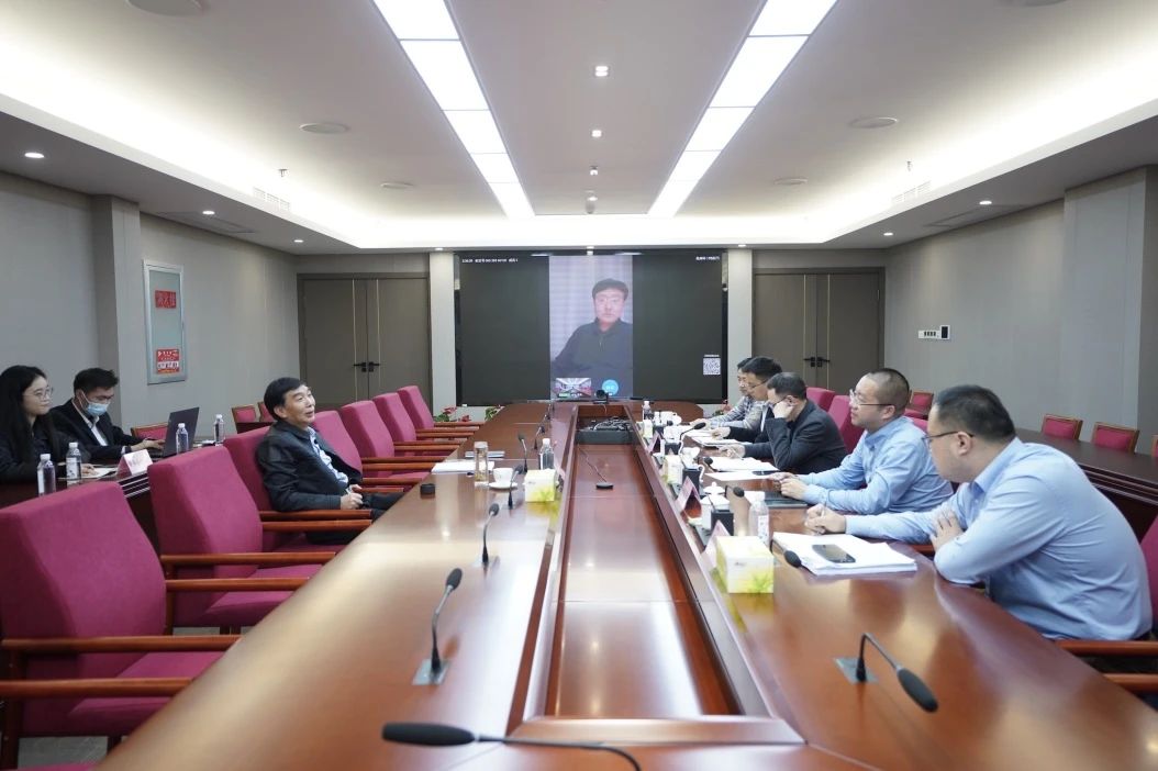 省尊龙凯时人生就是博z6com集团召开外部董事事情座谈会