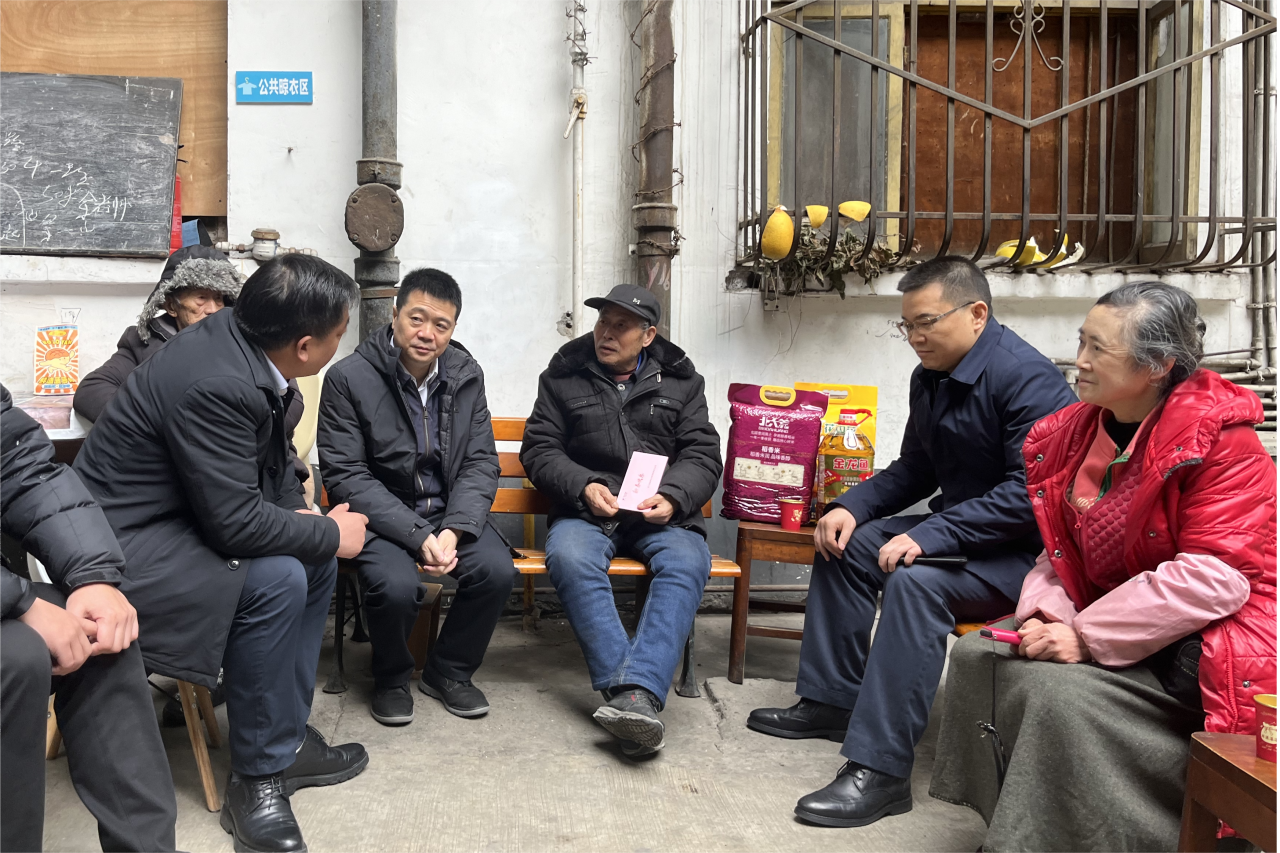 省尊龙凯时人生就是博z6com集团向导班子成员走访慰问生涯难题党员、老党员、老干部